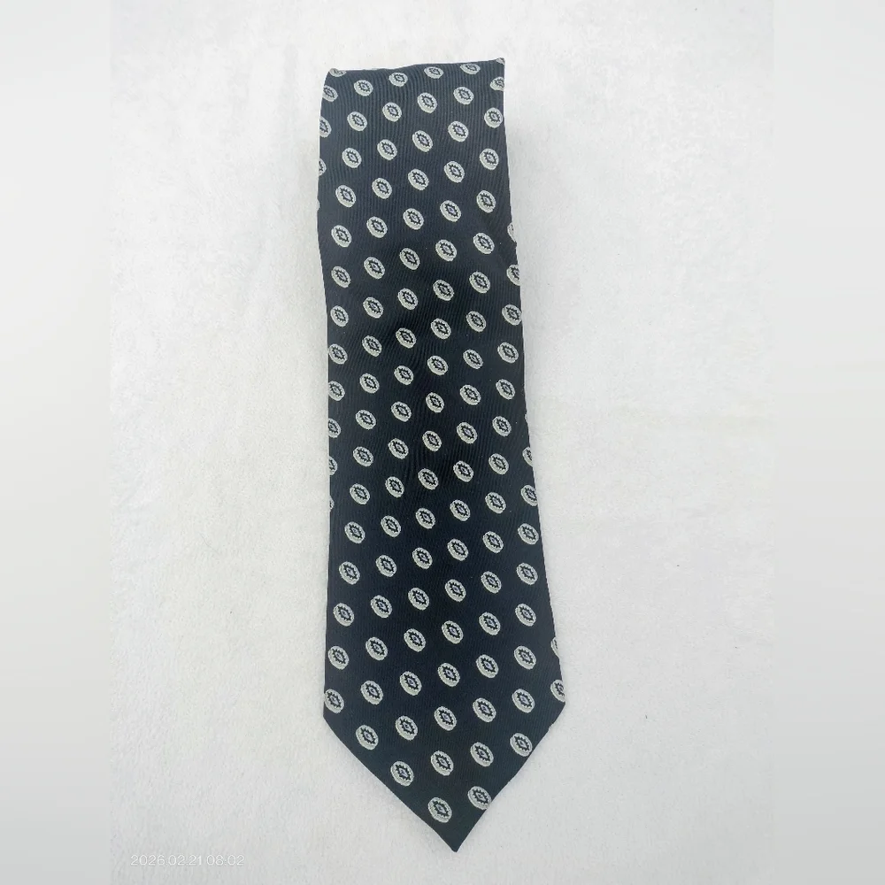 AV Avolio Elegant Black White Geometric Abstract Patterned Tie Silk Hand Made